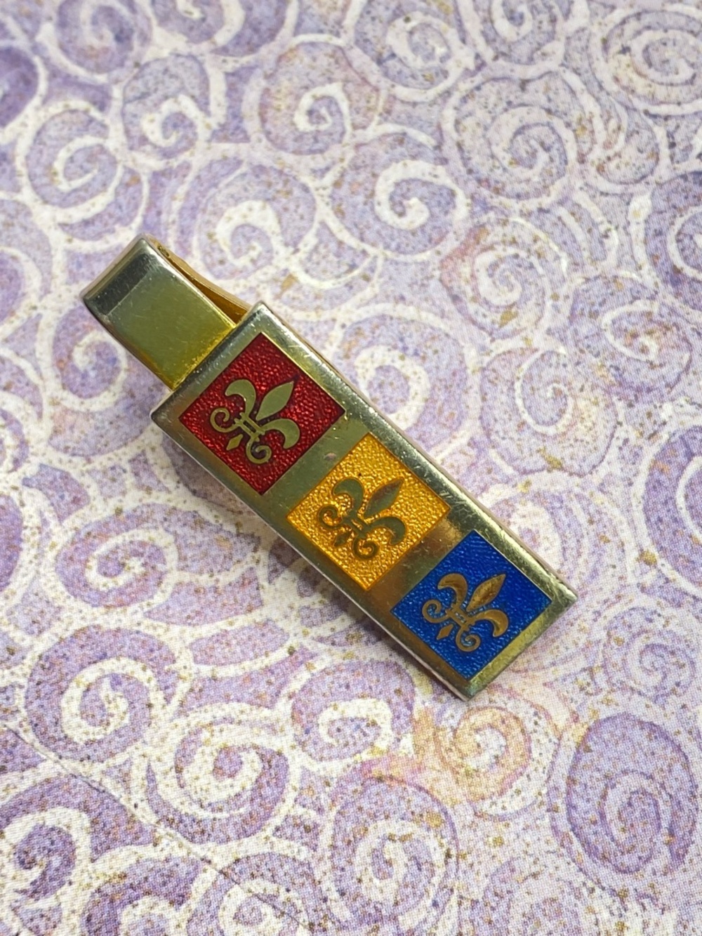 Fleur De Lis Bar Tie Clip Gold Tone Signed KINNEY Co. Vintage